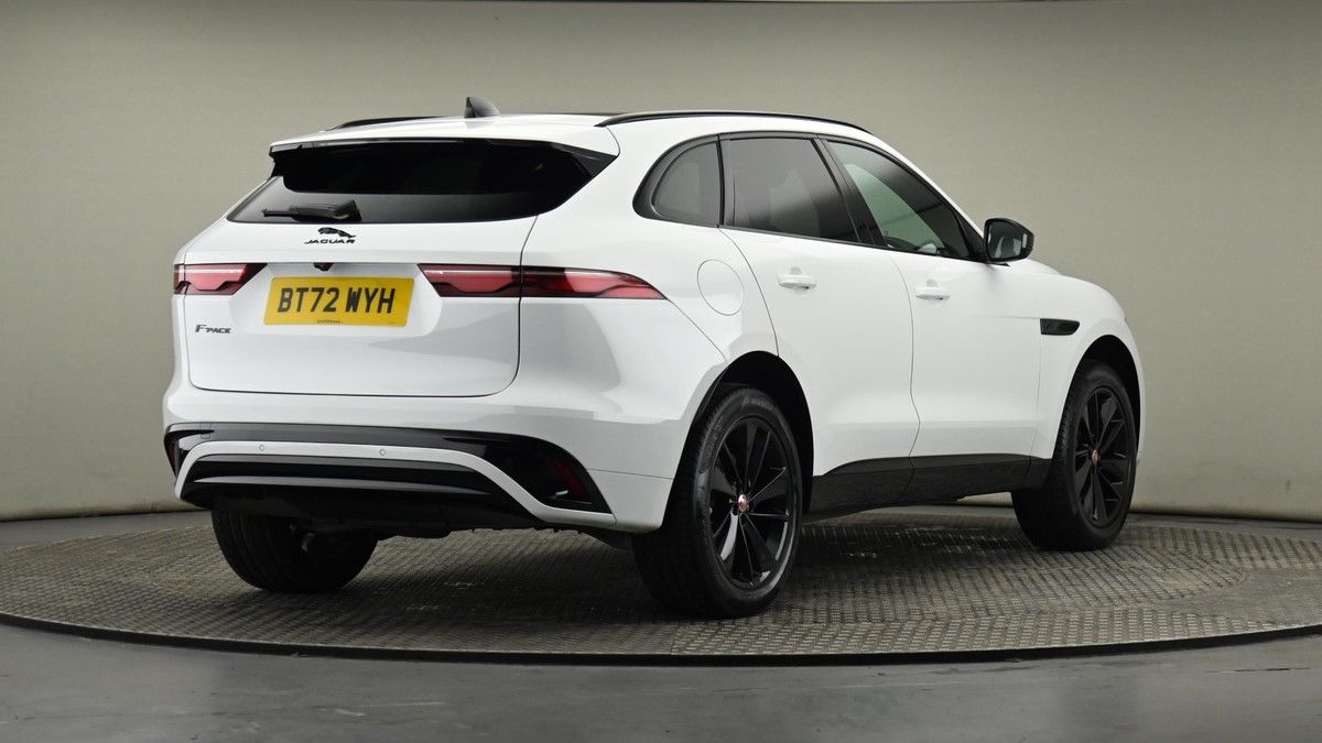 Jaguar F-PACE Image 26