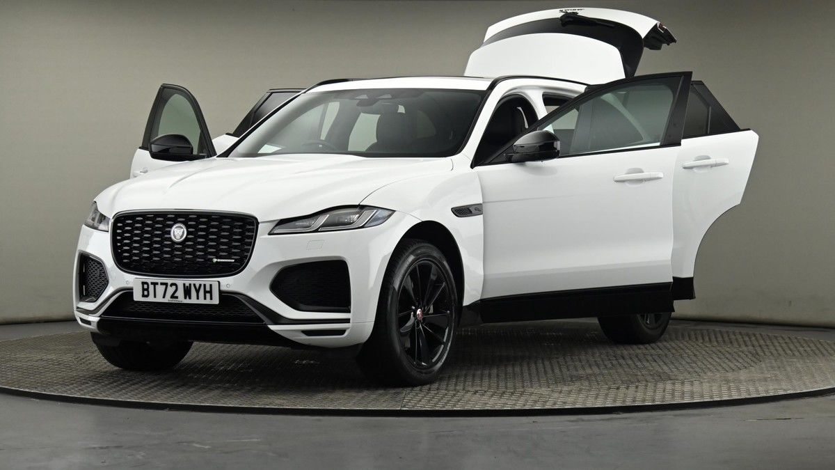 Jaguar F-PACE Image 28