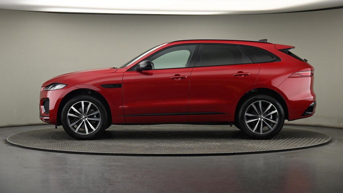 Jaguar F-PACE Image 23