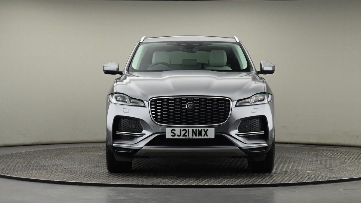 Jaguar F-PACE Image 21