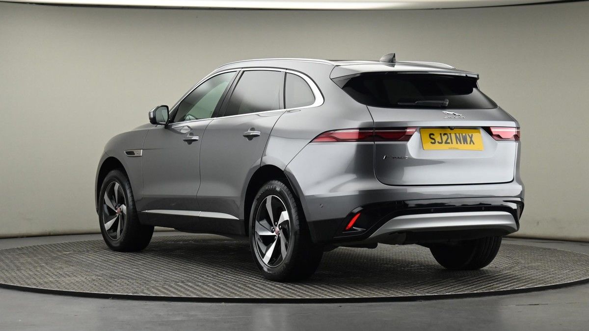 Jaguar F-PACE Image 24