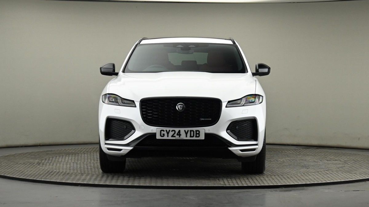 Jaguar F-PACE Image 21