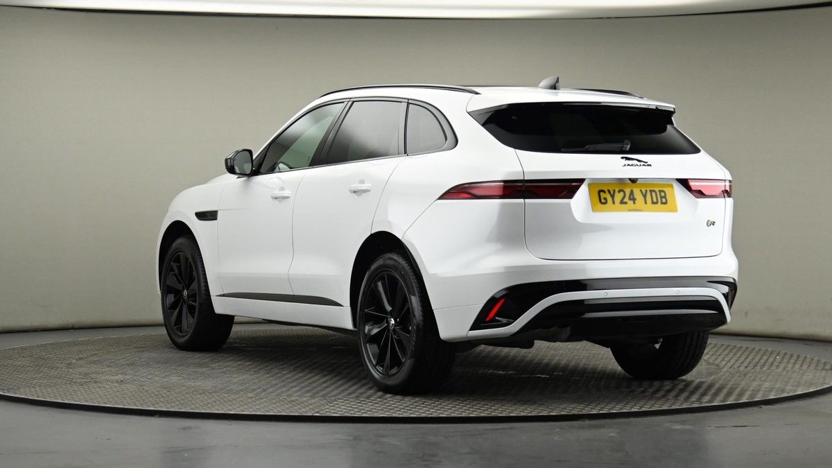 Jaguar F-PACE Image 24