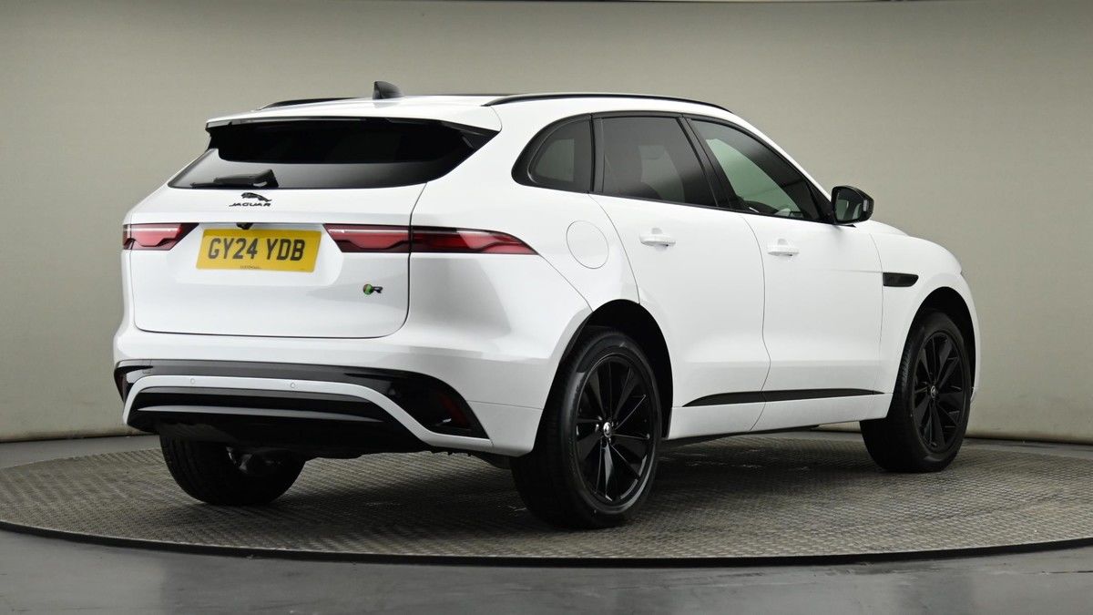 Jaguar F-PACE Image 26