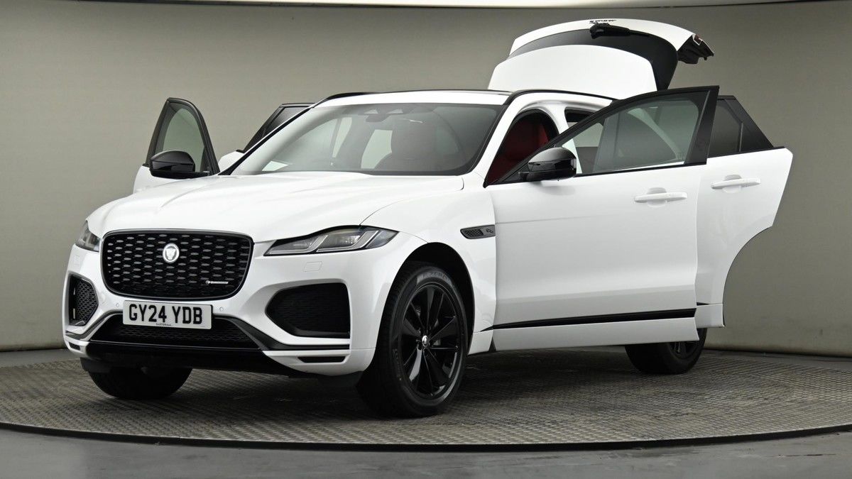 Jaguar F-PACE Image 28