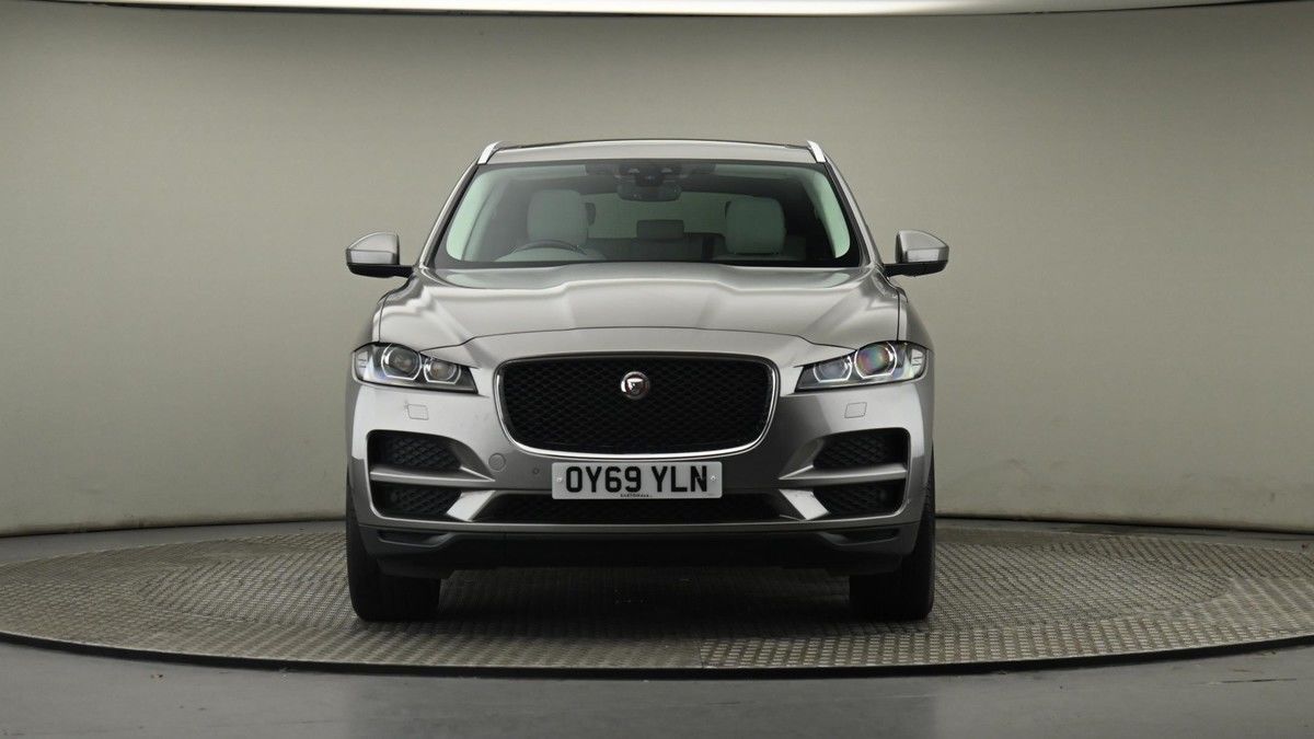 Jaguar F-PACE Image 21