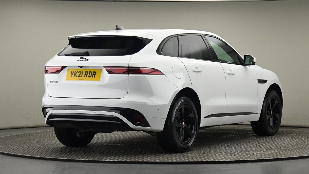 Jaguar F-PACE Image 26