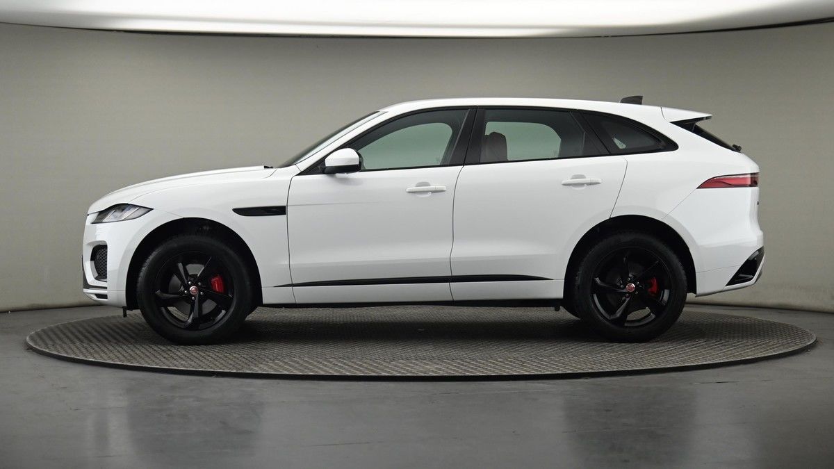 Jaguar F-PACE Image 23