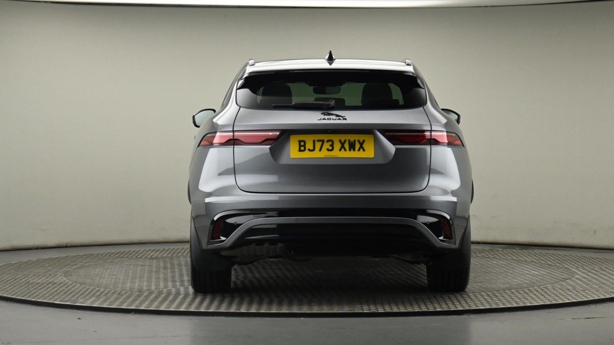 Jaguar F-PACE Image 25