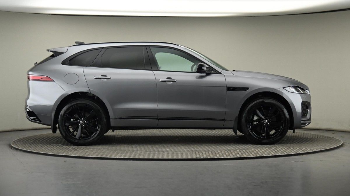 Jaguar F-PACE Image 27