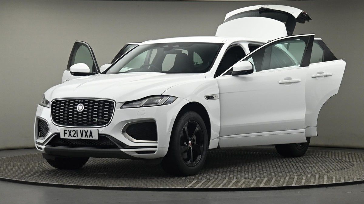 Jaguar F-PACE Image 28