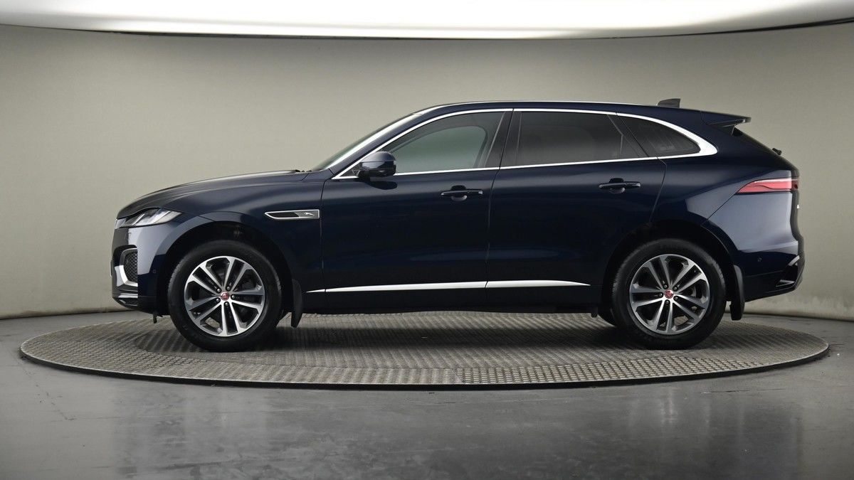 Jaguar F-PACE Image 23