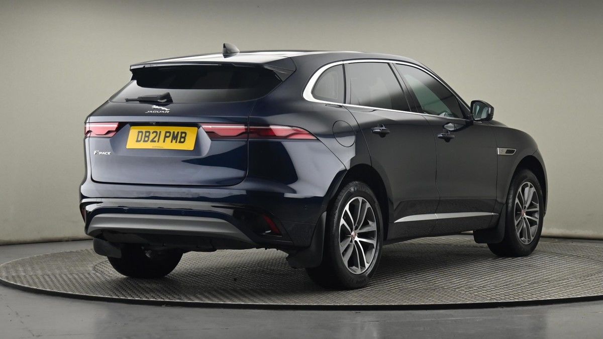 Jaguar F-PACE Image 26