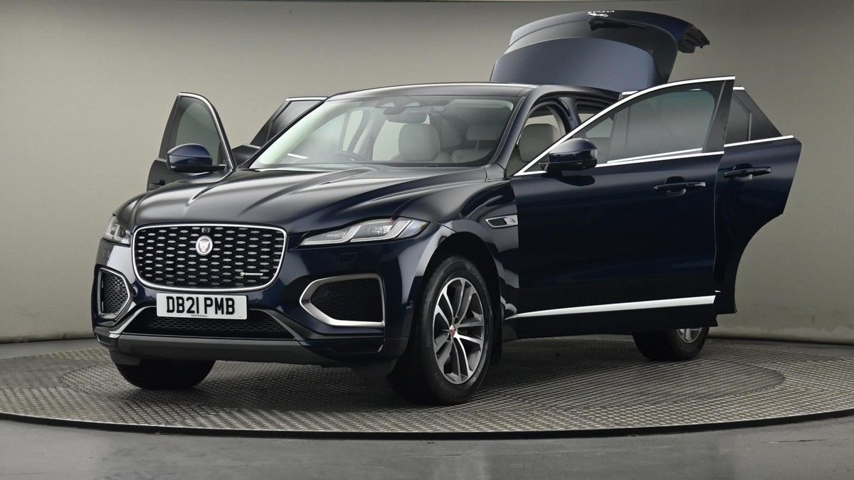 Jaguar F-PACE Image 28