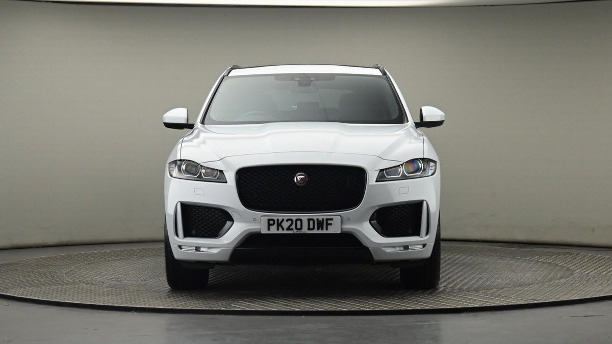 Jaguar F-PACE Image 21