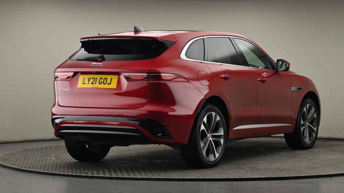 Jaguar F-PACE Image 26