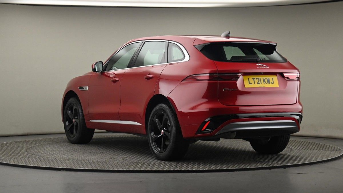 Jaguar F-PACE Image 24