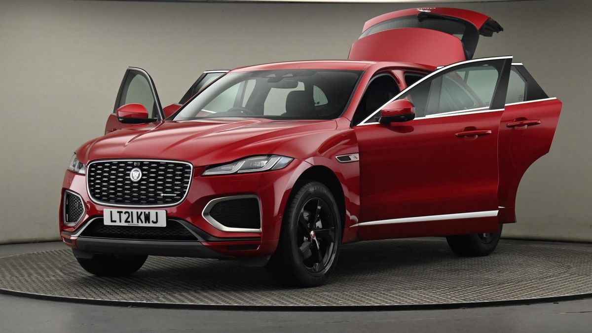 Jaguar F-PACE Image 28