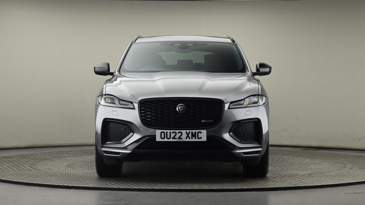 Jaguar F-PACE Image 21