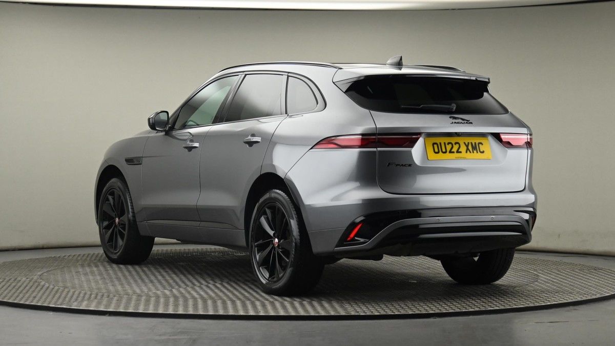 Jaguar F-PACE Image 24