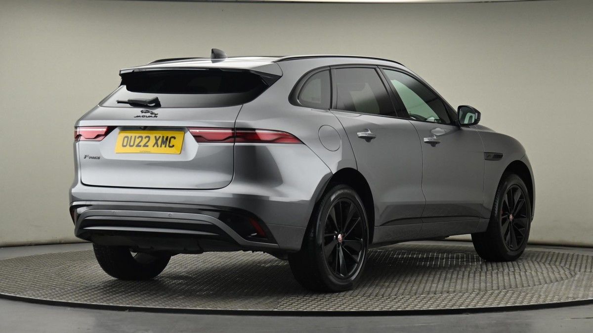 Jaguar F-PACE Image 26