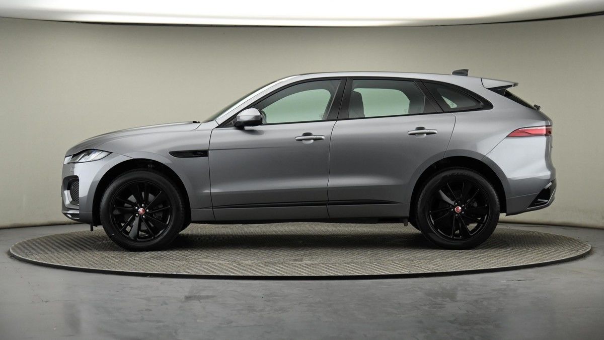 Jaguar F-PACE Image 23