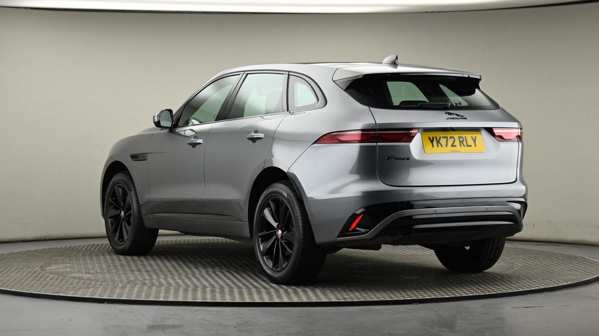 Jaguar F-PACE Image 24