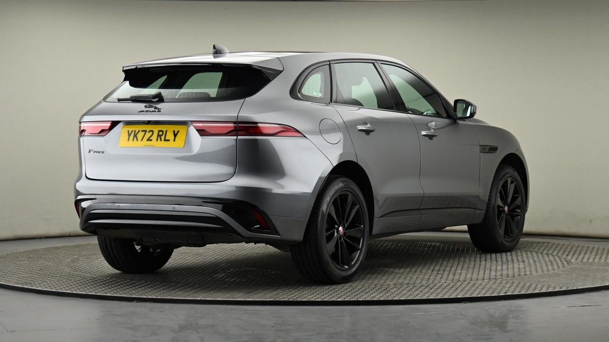 Jaguar F-PACE Image 26