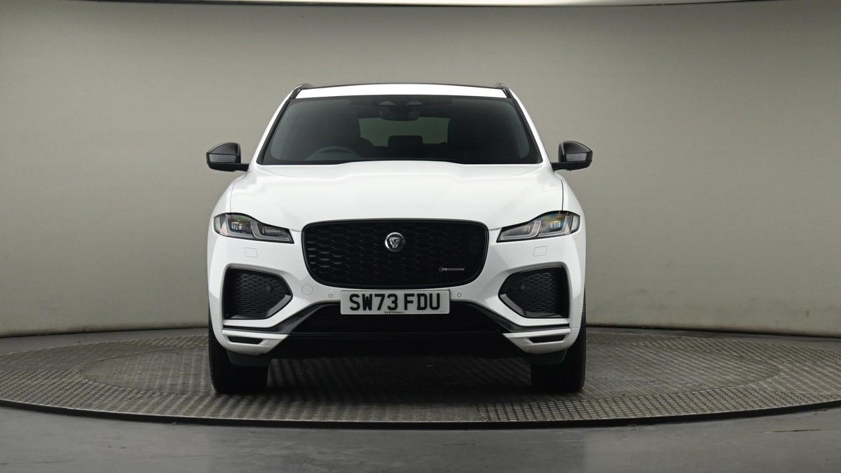 Jaguar F-PACE Image 21