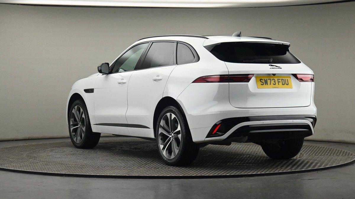 Jaguar F-PACE Image 24