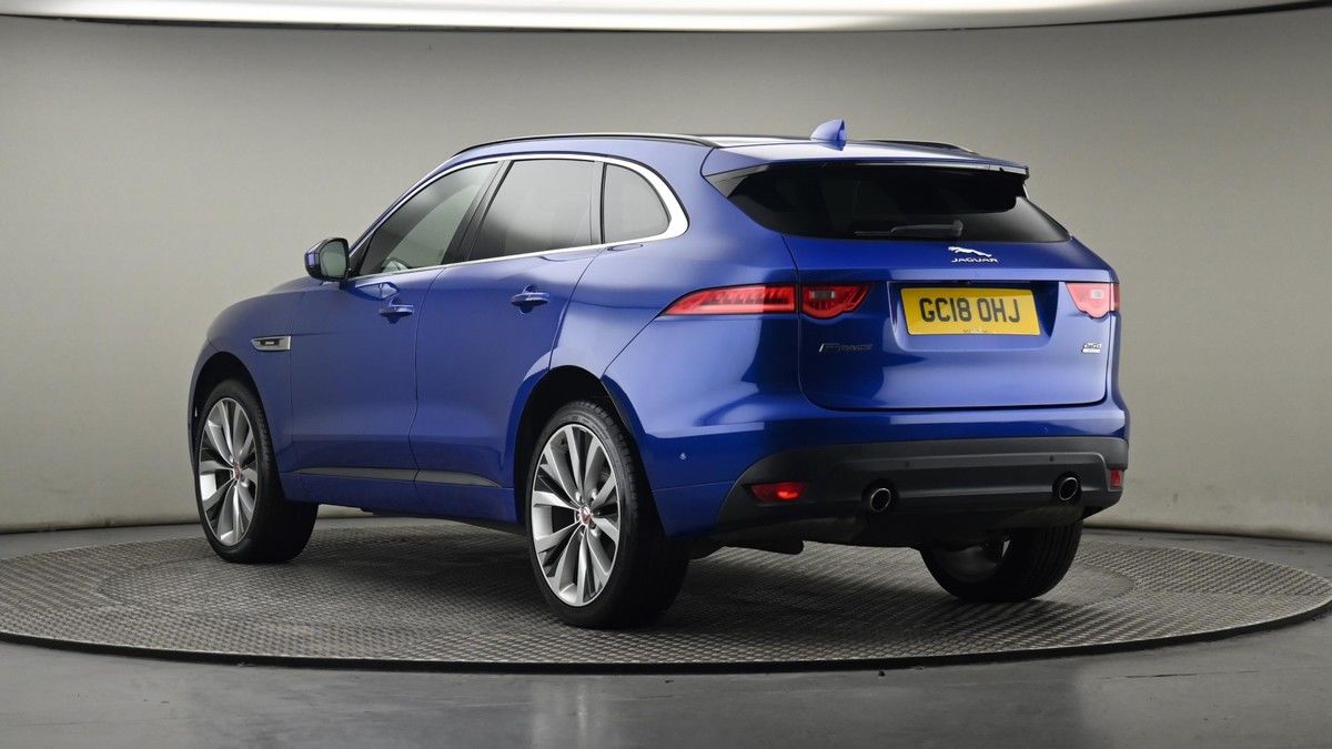 Jaguar F-PACE Image 70