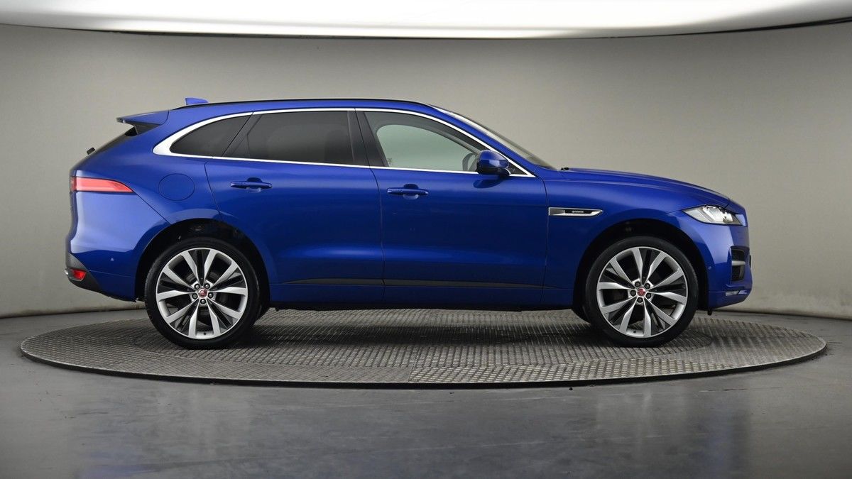 Jaguar F-PACE Image 79