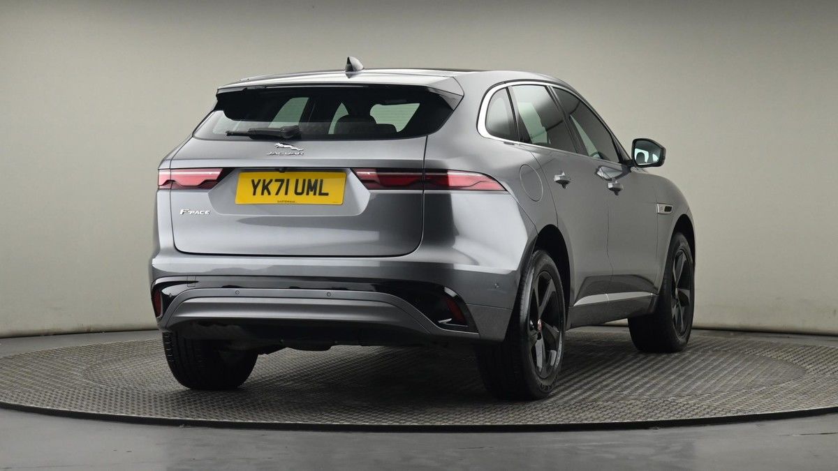 Jaguar F-PACE Image 26