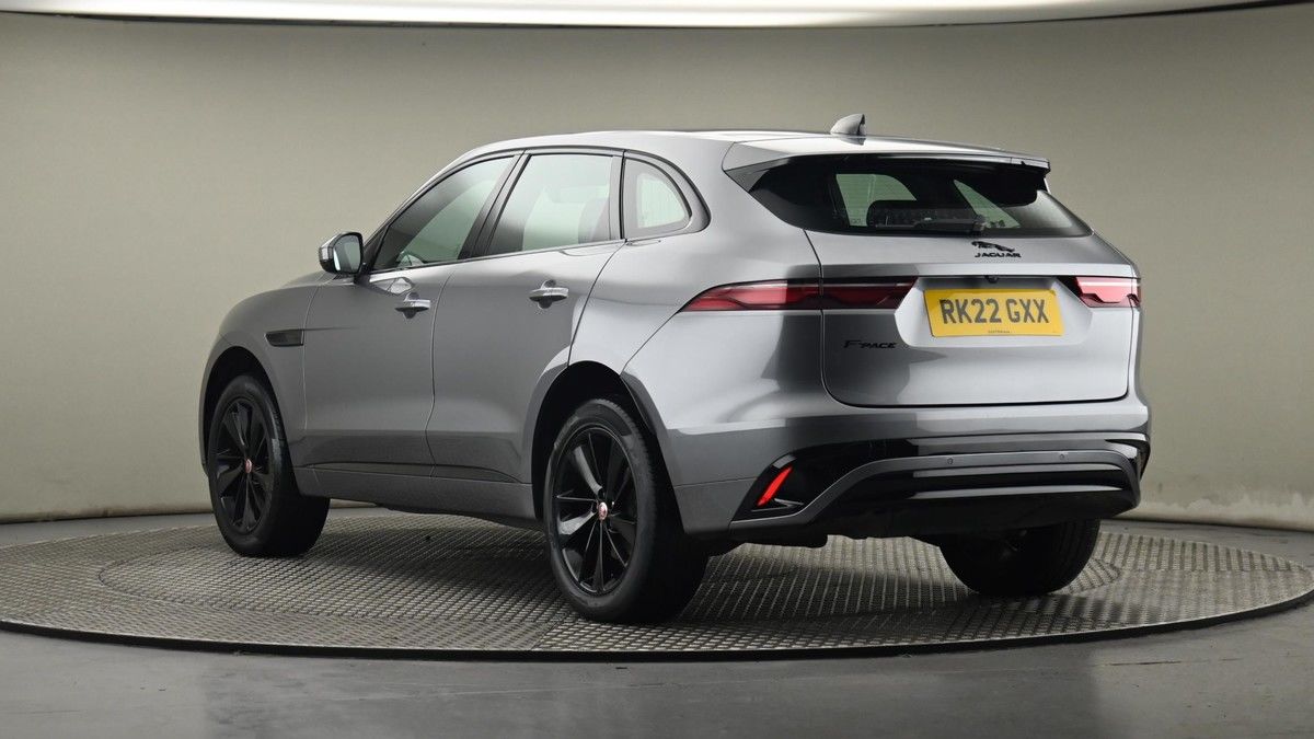 Jaguar F-PACE Image 24