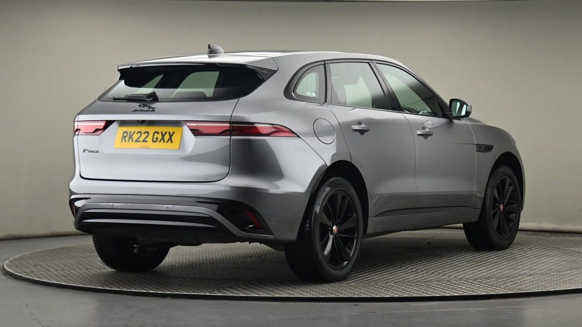 Jaguar F-PACE Image 26