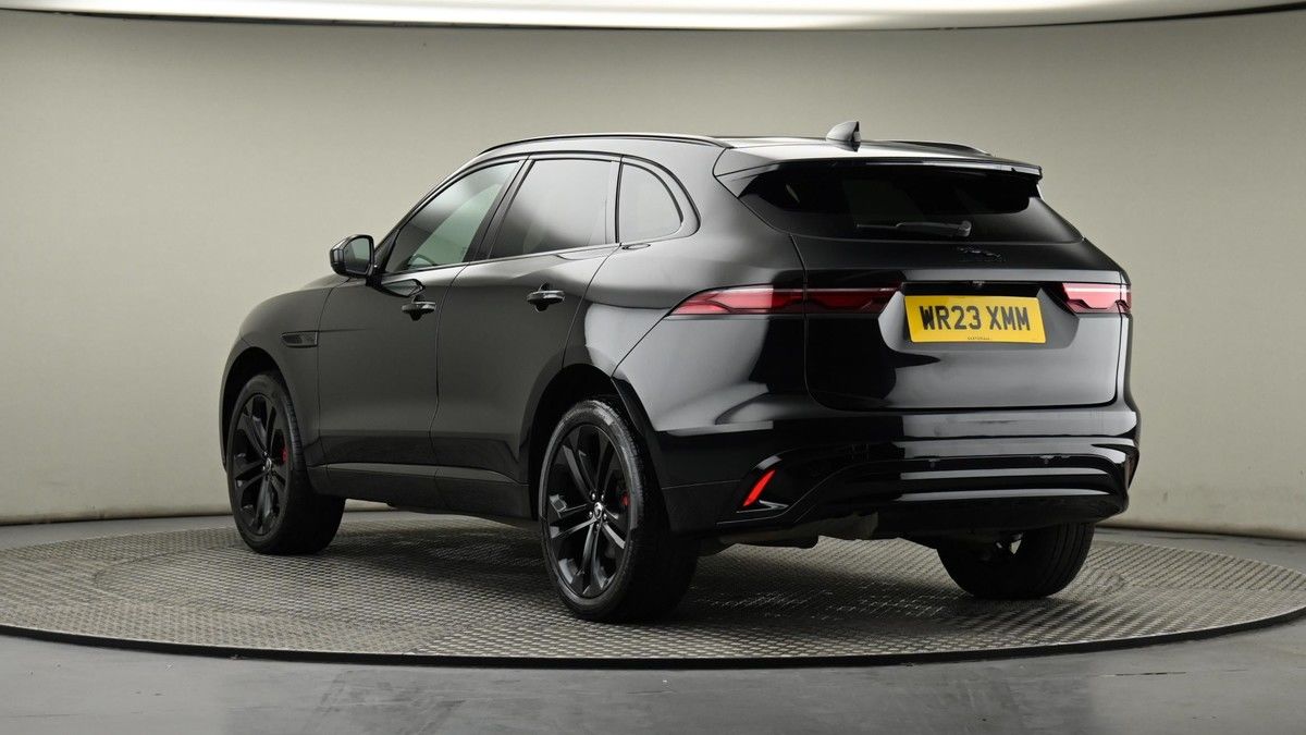 Jaguar F-PACE Image 24