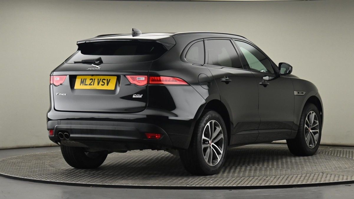 Jaguar F-PACE Image 26