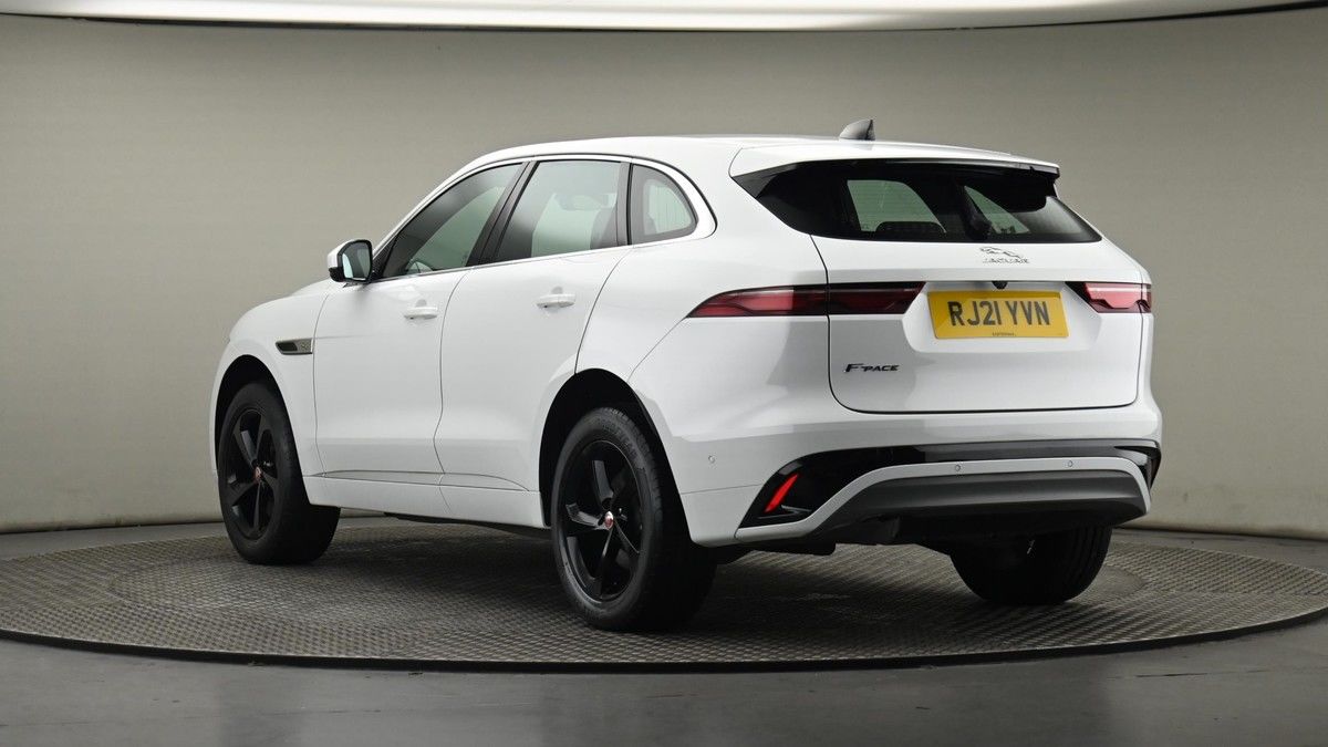 Jaguar F-PACE Image 24