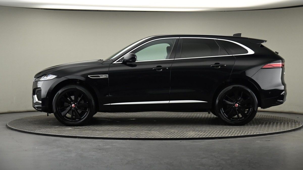 Jaguar F-PACE Image 22