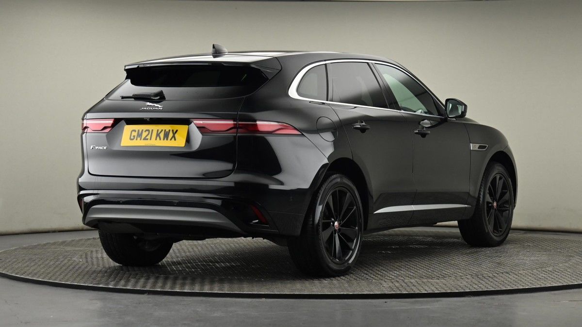 Jaguar F-PACE Image 25