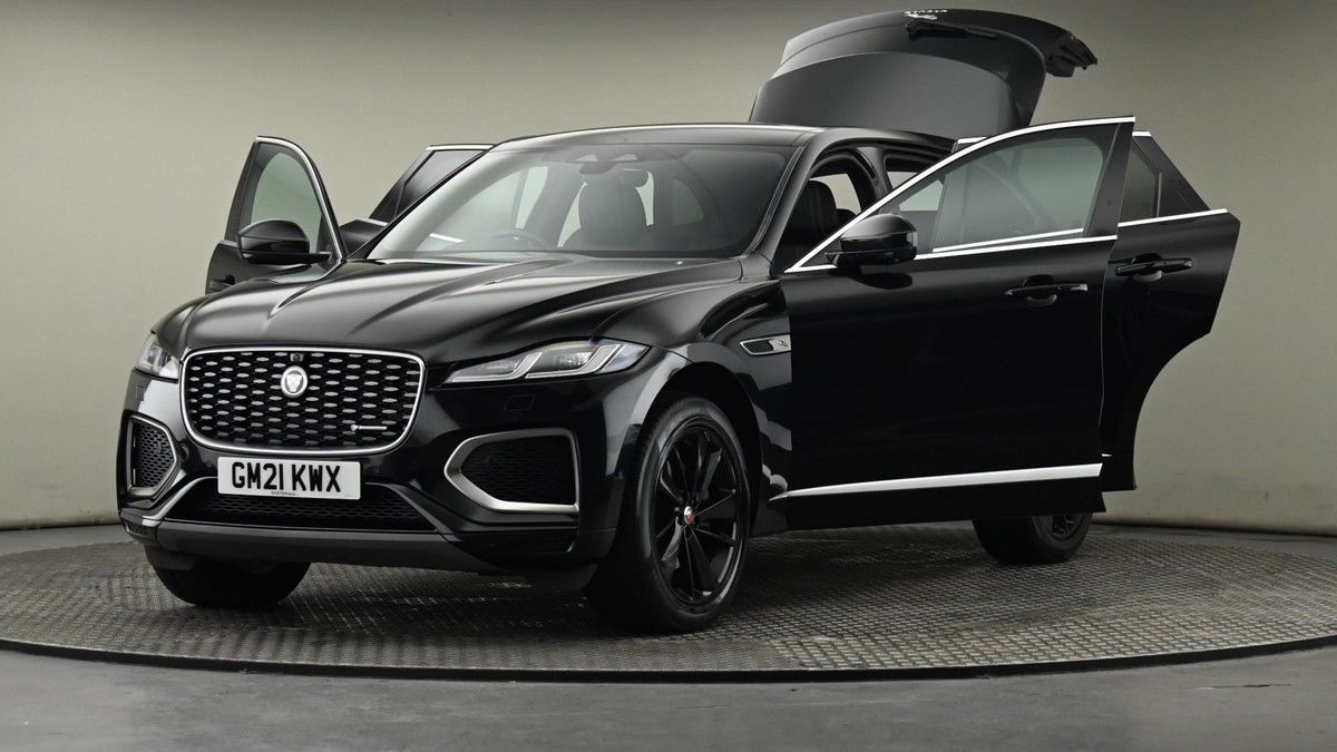 Jaguar F-PACE Image 27