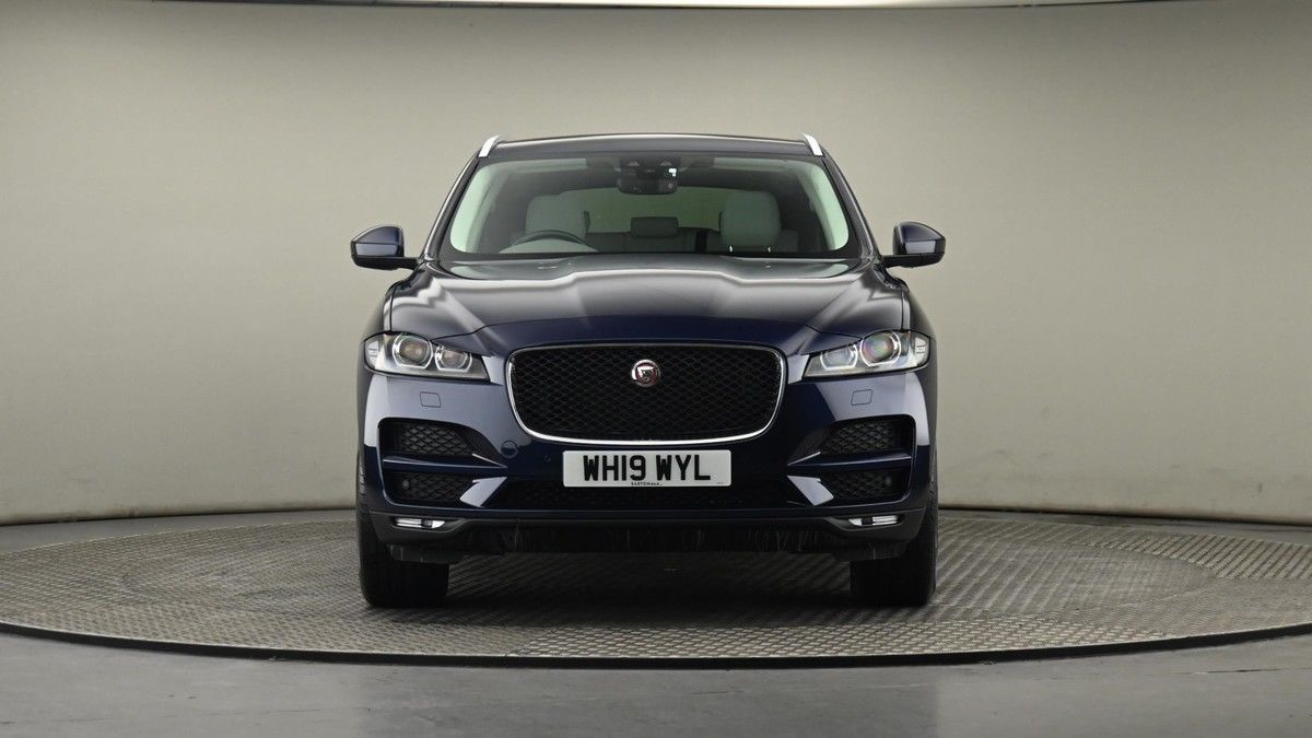 Jaguar F-PACE Image 21