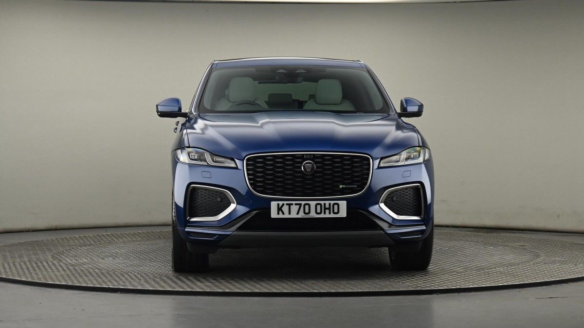 Jaguar F-PACE Image 21