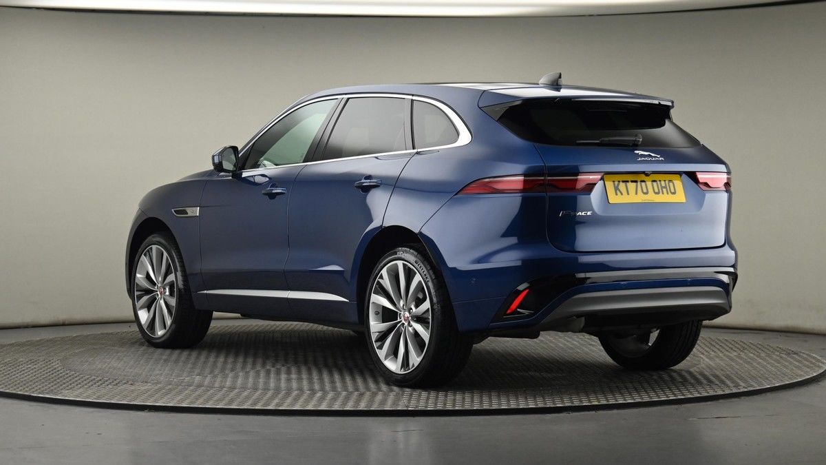 Jaguar F-PACE Image 24