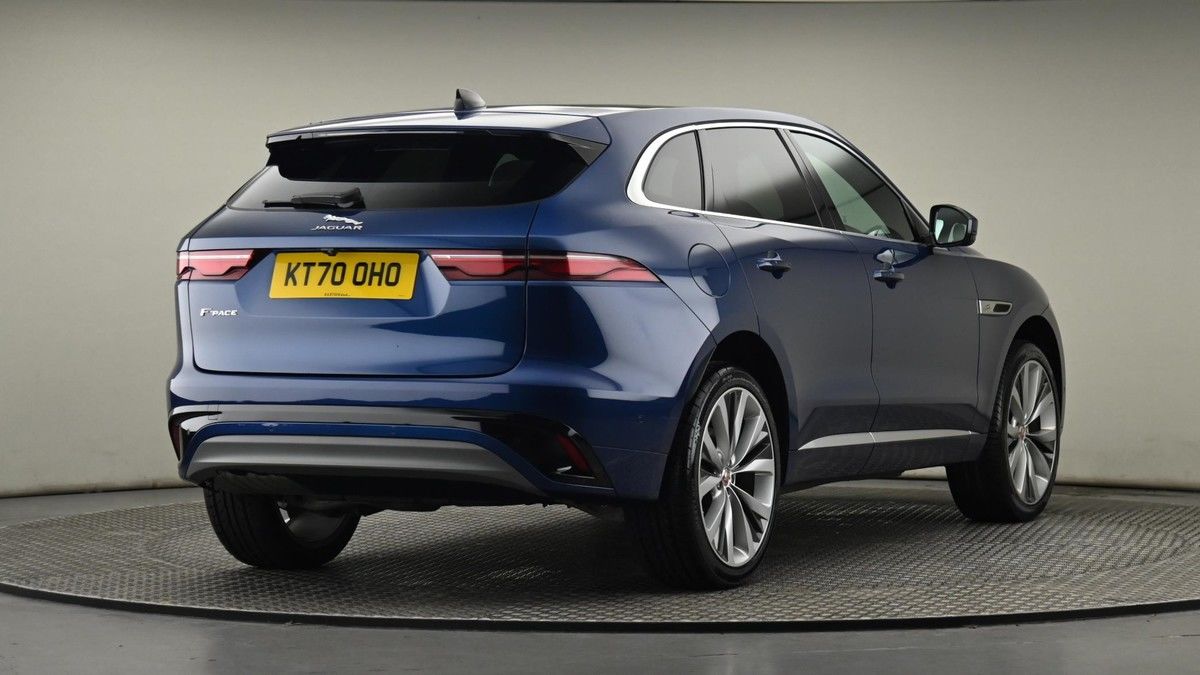 Jaguar F-PACE Image 26