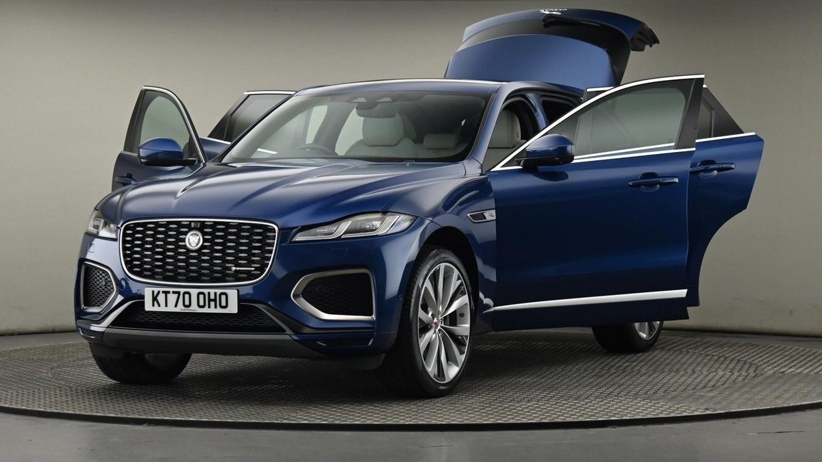 Jaguar F-PACE Image 28