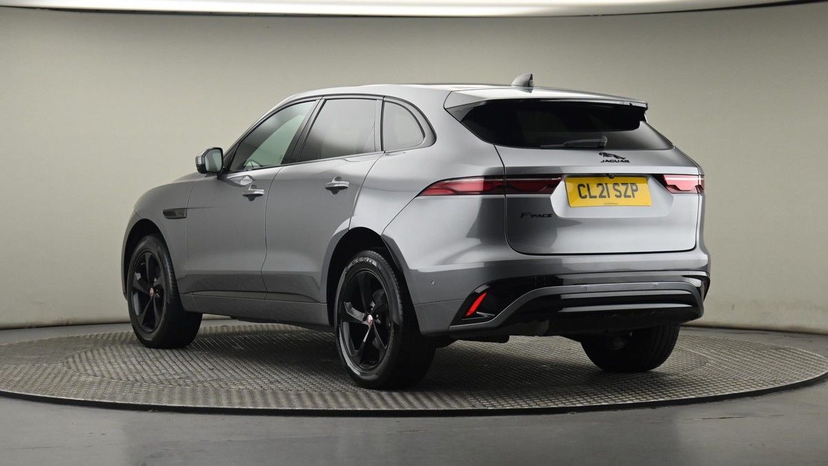 Jaguar F-PACE Image 24