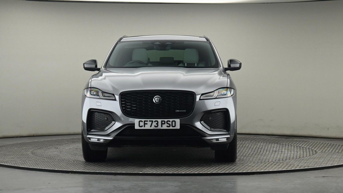 Jaguar F-PACE Image 21