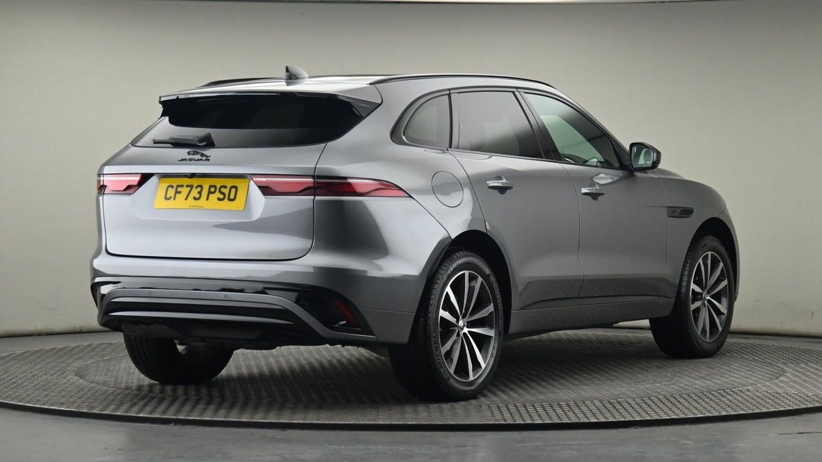 Jaguar F-PACE Image 26