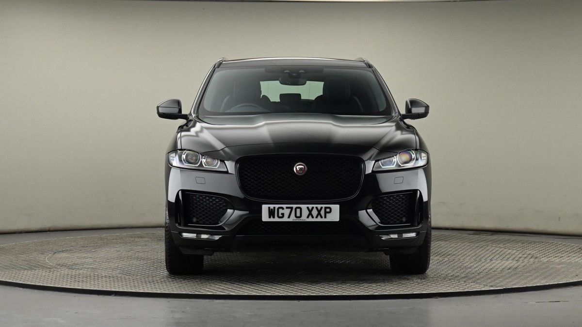 Jaguar F-PACE Image 21